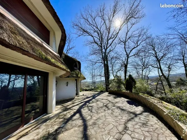 Maison 8 pièces 333 m²