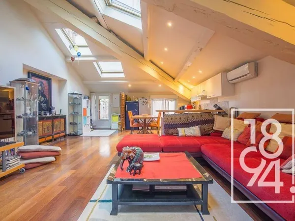 Loft 2 pièces 72 m²