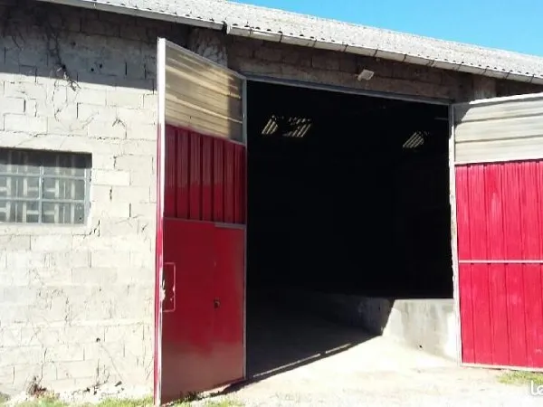 Entrepôt 349m2 à Lapeyrouse Mornay