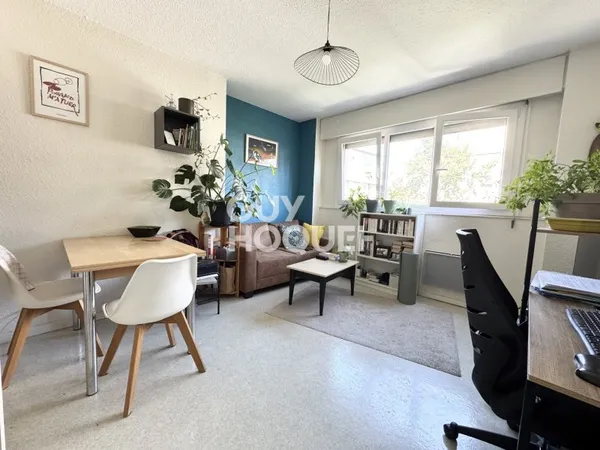 Grenoble - Idéal investisseur : Appartement T2 vendu loué avec cave, possibilité garage