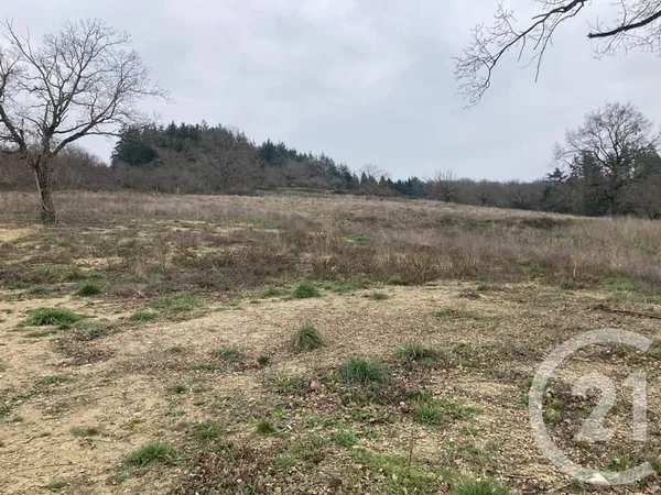 Terrain 891 m²