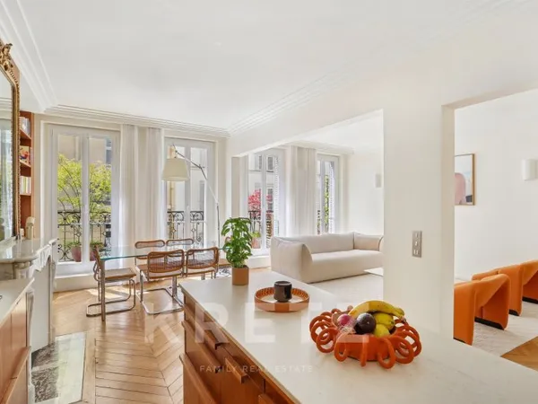 Appartement entièrement rénové Ternes - Etoile