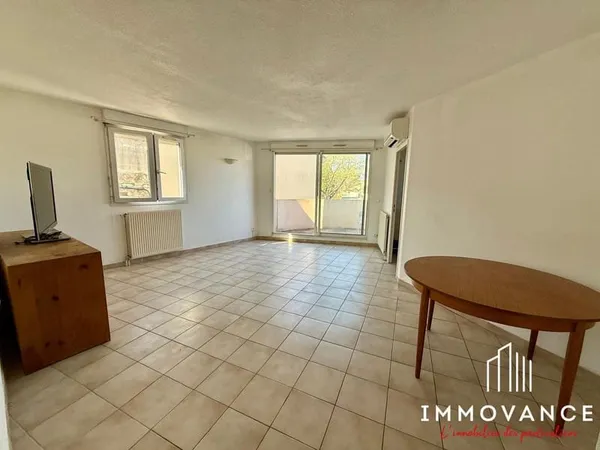 APPARTEMENT TRAVERSANT T4