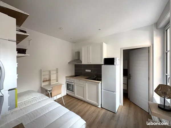 Studio 1 pièce 13 m²