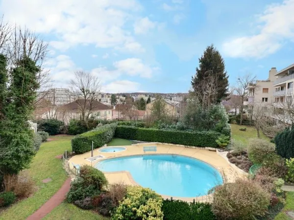 À VENDRE – Appartement Familial de 5 pièces – Saint-Germain-en-Laye