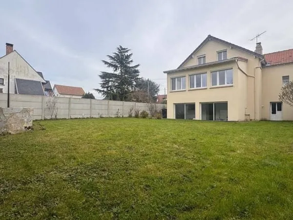 Maison 9 pièces 220 m²
