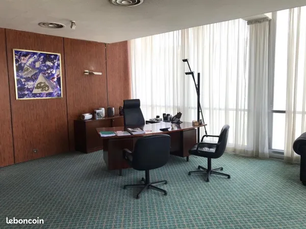A LOUER Bureaux 29m² Climatisé avec place de Parking privée
