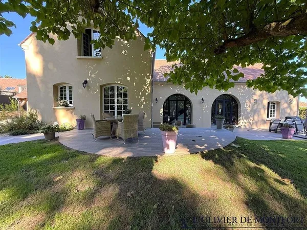 Jolie maison individuelle de 8 pièce(s) 290 m² au sol