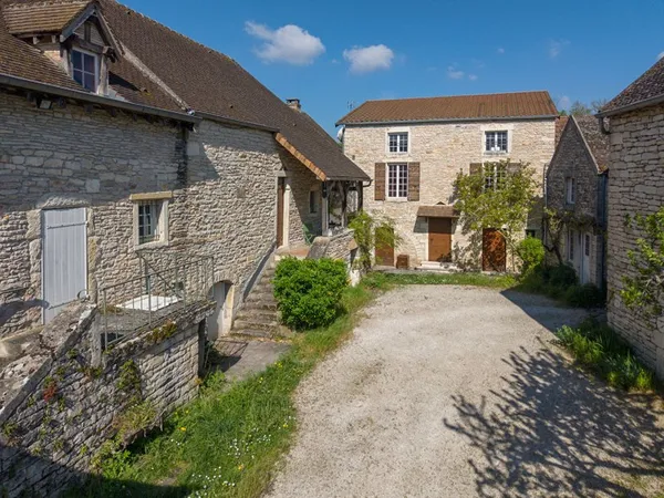 Demeure de Prestige à Mercurey - Élégance et Confort Exceptionnels