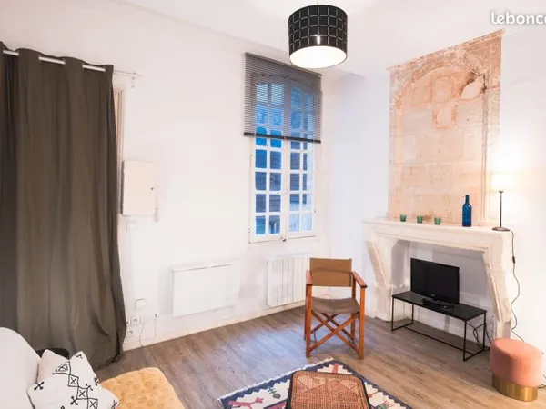 Studio hyper centre Bordeaux Grosse Cloche