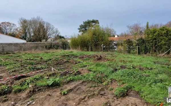 Terrain 429 m² REZE