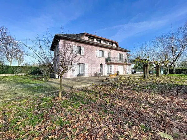 Maison 7 pièces 244 m²