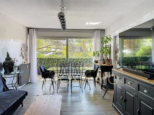 Superbe appartement 4 pièces 81m² Nice Corniche Fleurie , calme absolu, lumineux, piscine, gardien e