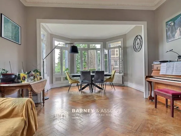 Maison 8 pièces 212 m²