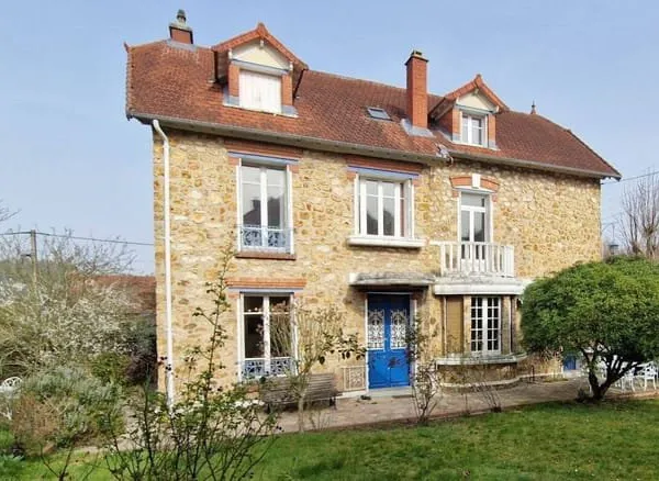 Maison 8 pièces 236 m²