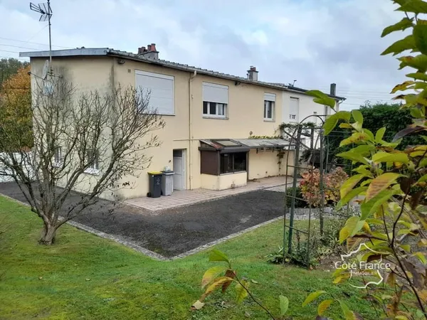Maison idéalement située, beaux volumes