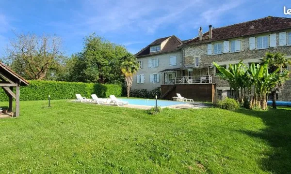 ENSEMBLE IMMOBILIER maison 270000+immeuble 5 appartements 180000