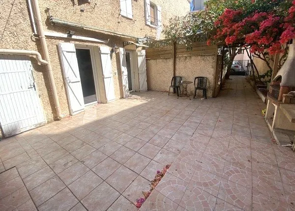 MAISON 93m2 TOULON OUEST AVEC JARDIN ET PLACE DE PARKING PRIVE