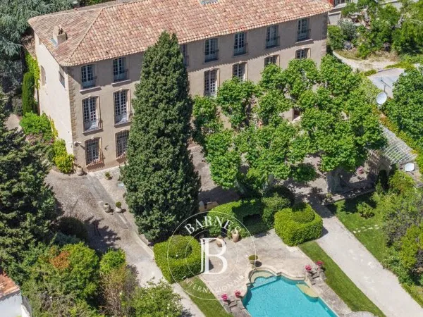 AIX EN PROVENCE - CENTRE VILLE - BASTIDE XVIIEME SIECLE 500 M2- 2 MAISONS INDEPENDANTES - PISCINE - 