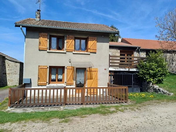 Ferme rénovée 120m2 hab, comprenant maison en pierres enduit