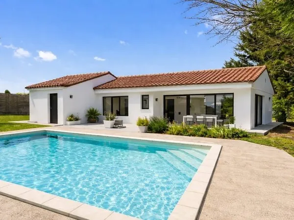 Maison de 80 m2 à rénover sur un terrain avec vue dégagée