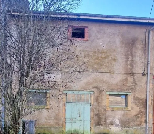 Ancienne écurie a réhabiliter en habitation !