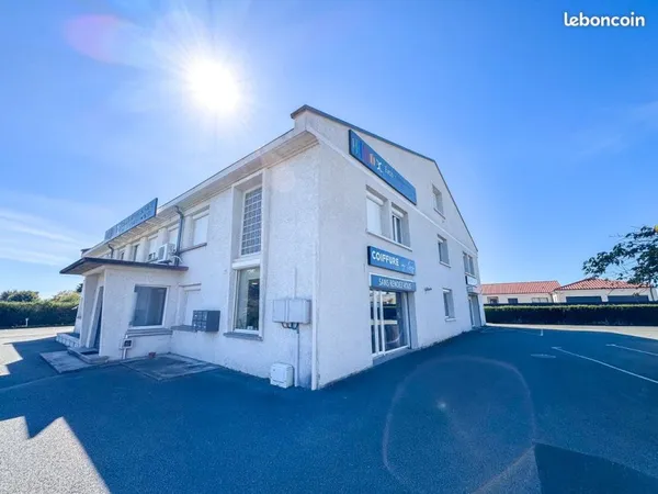 Bureaux à louer - aménagements possibles - 130m2 - parkings