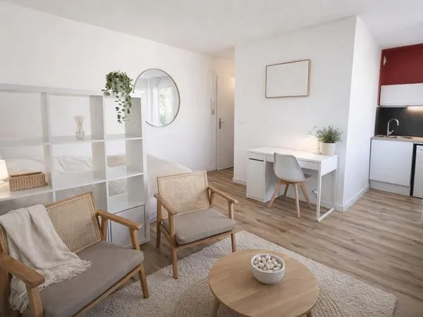 Studio rénové libre
