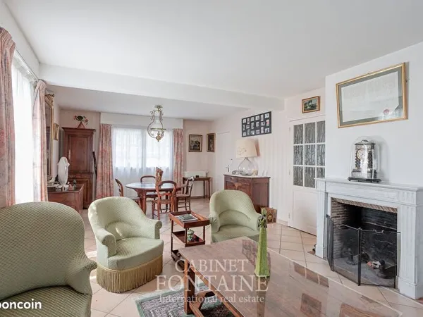 Maison 8 pièces 210 m²