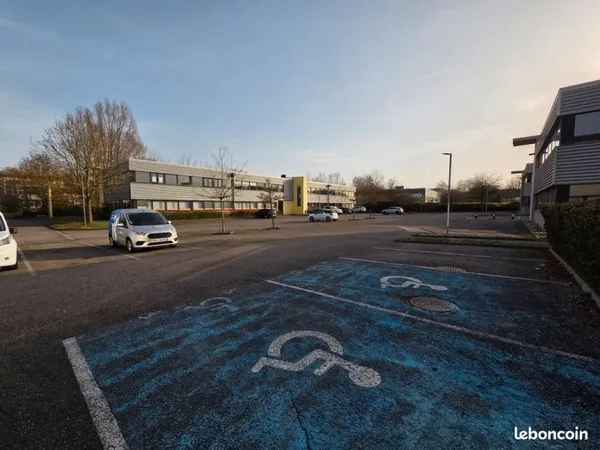 Bureaux 12 m2 au Parc Des Collines de Mulhouse - disponible de suite. Direct propriétaire