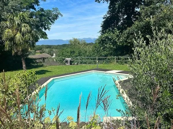 Villa 6 pièces 192 m² plus 70m² utile - Terrain 1116 m²