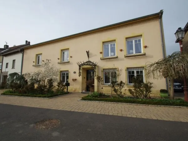 Maison 10 pièces 320 m²