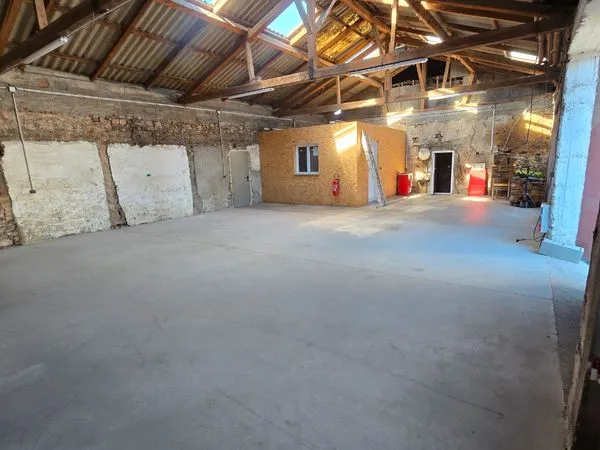 Local artisanal/stockage 167m2