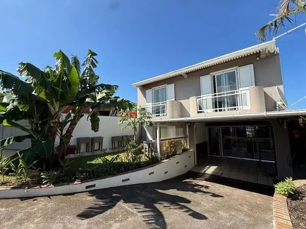 A VENDRE - MAISON DE TYPE T5 DE 110 M² ENVIRON - SAINT JOSEPH - 282 000 €