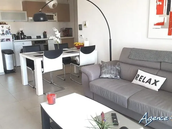 APPARTEMENT T3 TERRASSE PARKING CANOHES