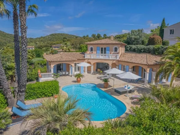 SAINTE-MAXIME - DOMAINE PRIVÉ - 4 CHAMBRES - PISCINE