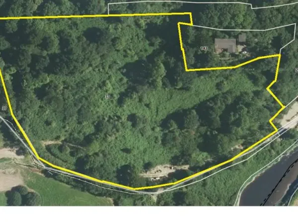 Terrain 21300 m²