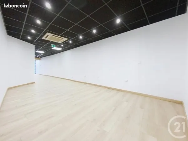Local commercial 77 m²