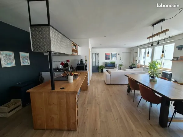 ANGERS CENTRE / GARE - T3 71 m² - Ascenseur - Cave - Lumineux