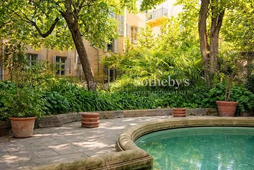Appartement 8 pièces 438 m²