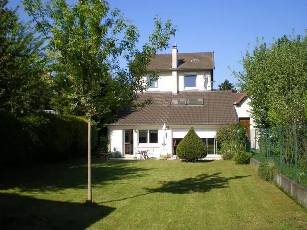 VERSAILLES GLATIGNY , 6P, 4 CHAMBRES, JARDIN DE 500m2, DOUBLE EXPOSITION, SOUS SOL TOTAL