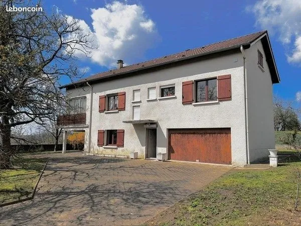 Maison 10 pièces 211 m²