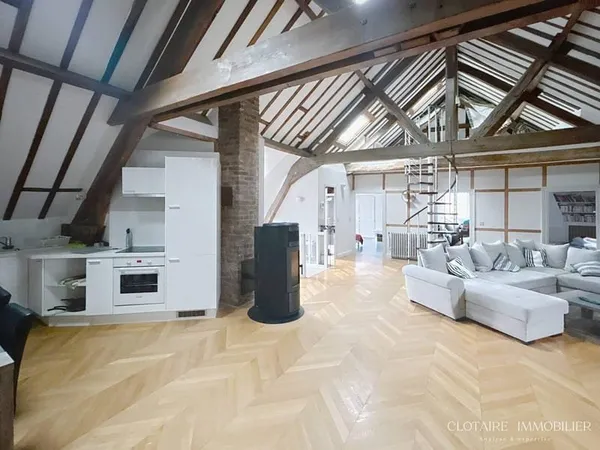 Appartement 7 pièces 160 m²