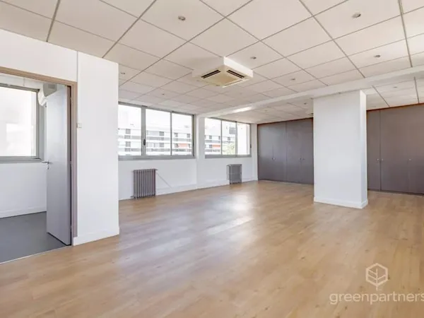BUREAUX 128 m² rue des Sablons / Place de Mexico PARIS 16e