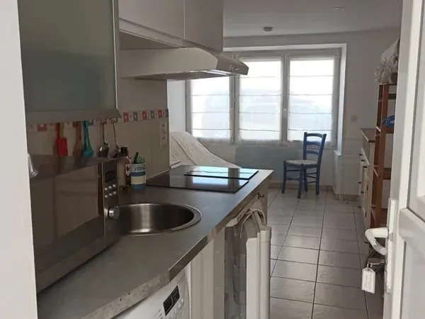 STUDIO MEUBLE la chaume /en location à l'année