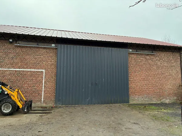 Hangar 150m² sécurisé