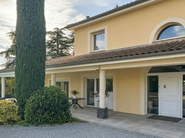 Maison 6 pièces 214 m²