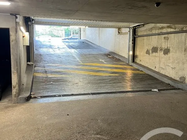 Parking 12 m²