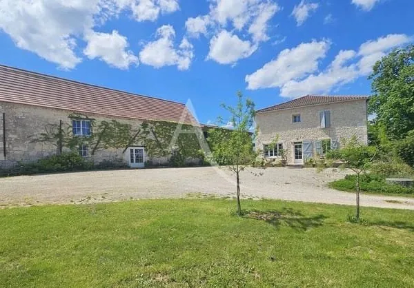 Maison 13 pièces 230 m²