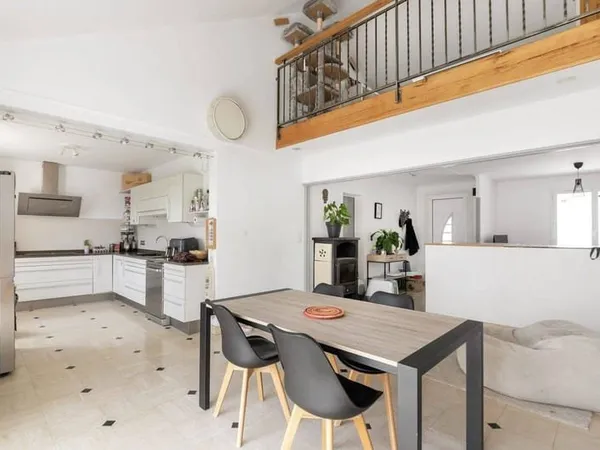 Maison 7 pièces 144 m²